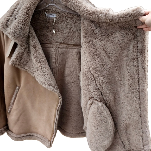 *** SOLD *** Faux Shearling Jacket Stand-up Collar Asymmetrical Zipper - Picture 3 of 11